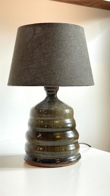 Image 1 of Geometrische handgemaakte lamp Vintage geglazuurd steengoed