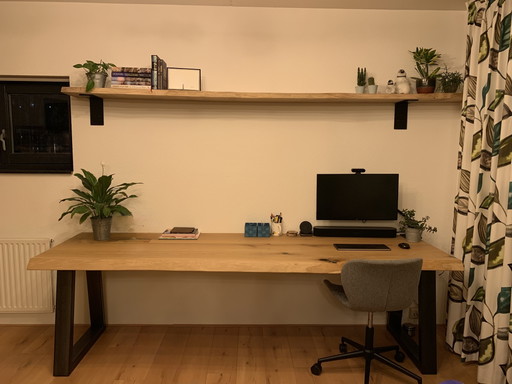 Escritorio de roble macizo con base de acero (opcionalmente incluye estante de pared).