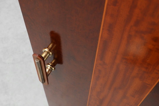 Image 1 of Armario Art Decó único con incrustaciones de chapa de madera, Francia años 20