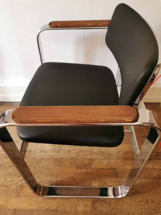 Image 1 of Eero AARNIO uitvoerend voorzitter