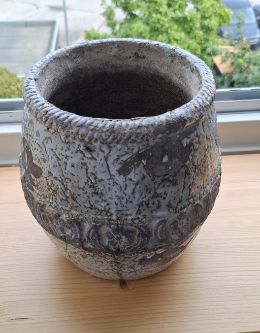 Dekorative schöne Töpfe in sehr gutem Zustand.