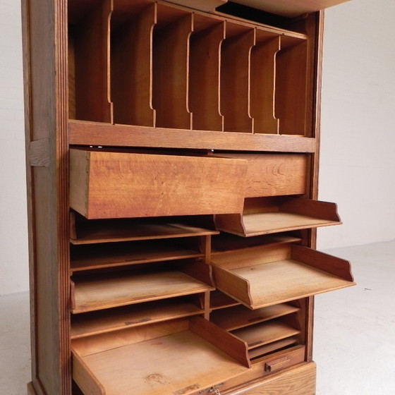 Image 1 of Eiken rolluikkast met 2 luiken boven elkaar, jaren 30