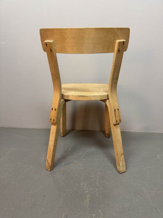 Image 1 of Juego de 4 sillas de contrachapado Alvar Aalto modelo 69 de primera edición para Artek, Finlandia, década de 1940.