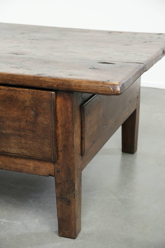 Image 1 of Großer antiker Couchtisch aus südeuropäischem Kastanienholz aus dem 18. Jahrhundert mit wunderschöner Patina
