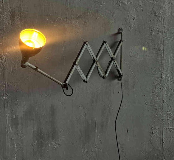 Elegante lampada a forbice vintage di Midgard – Applique, Metal (photo 4 of 9)