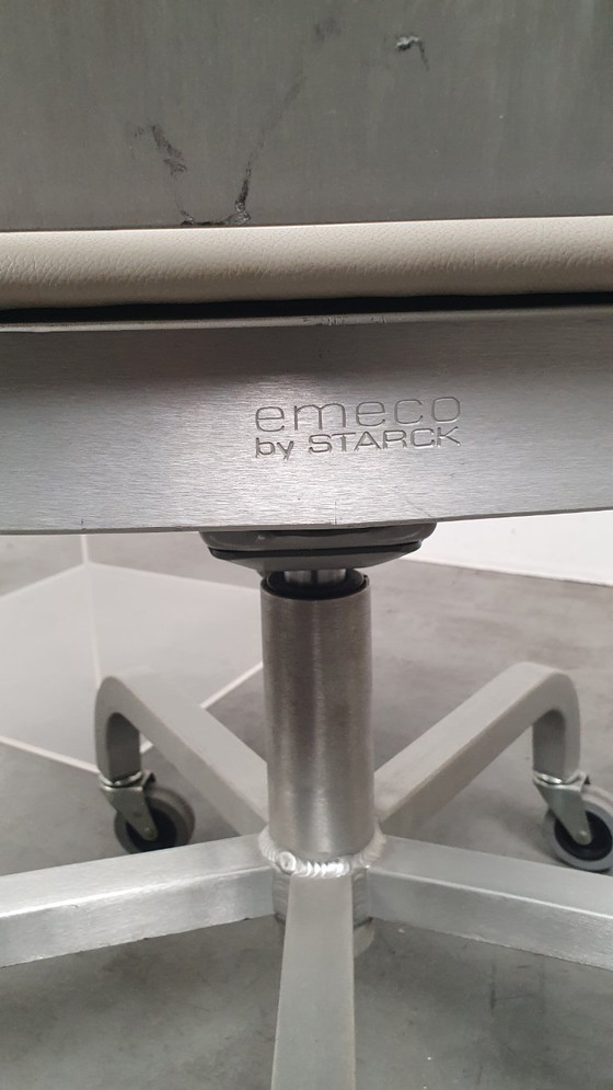 Sedia da ufficio Emeo Design Philippe Starck, ruote Hudson, alluminio – Emeco, Sedie da ufficio, Plastic (photo 10 of 19)