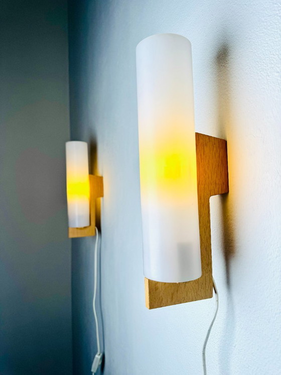Lampade da parete cilindriche di Uno & Östen Kristiansson per Luxus, Svezia, anni '60 – Applique, Wood (photo 4 of 5)
