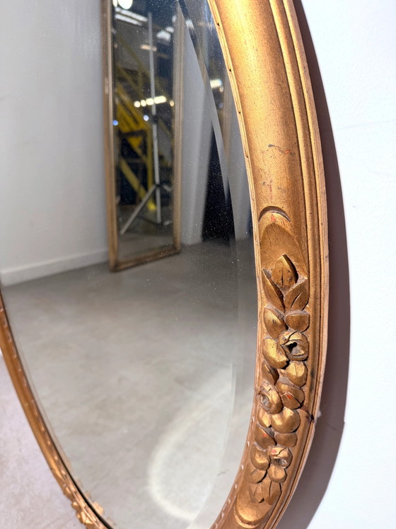 Vintage Oval Giltwood Mirror with Carved Floral Details, Glass (photo 3 of 5)