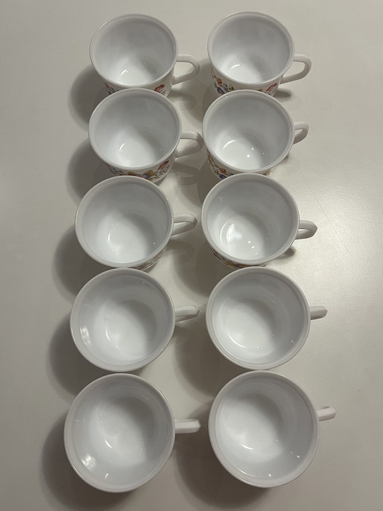 Image 1 of 10 vintage Arcopal France “Lotus” kopjes 