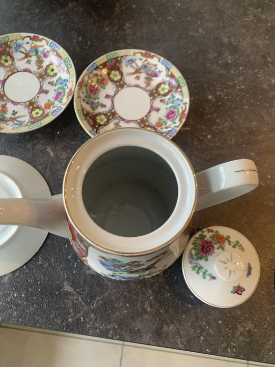 Image 1 of Teapot with 6 plates