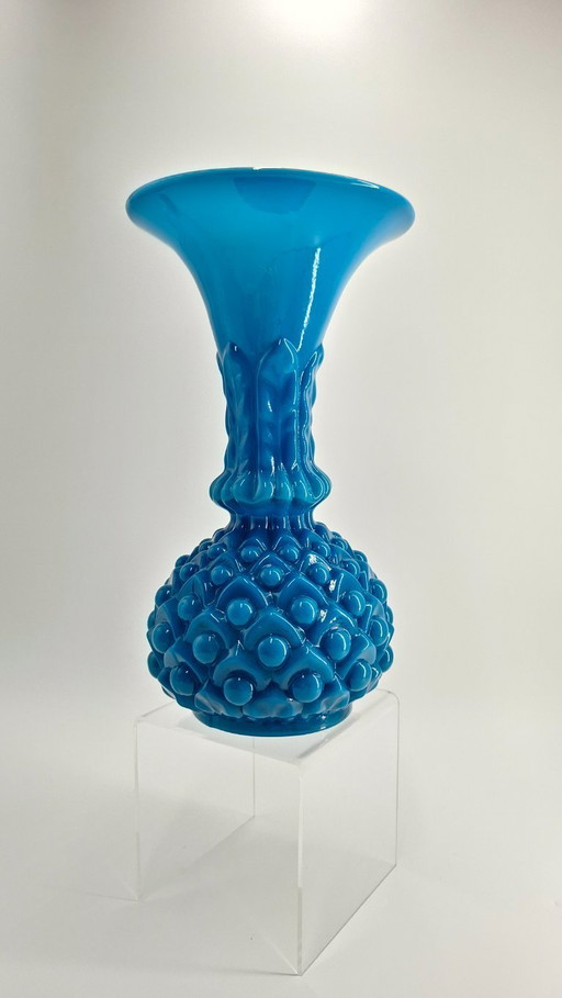Vaso ananas in opalino blu della fabbrica Baccarat