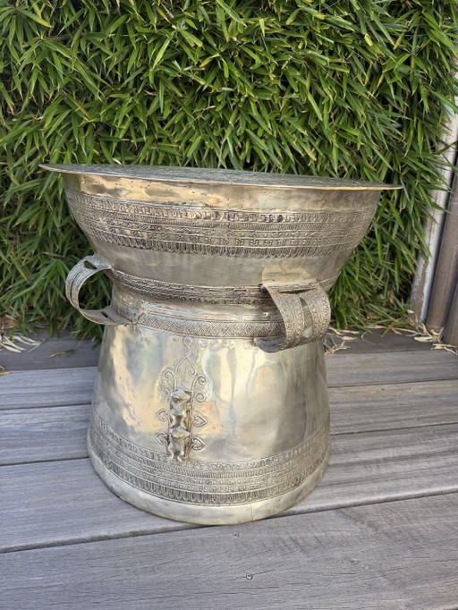 Bijzettafel thaise drum