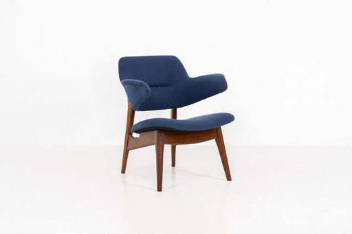 “Pinguin” armchair by Louis van Teeffelen for Wébé (The Netherlands, 1950s).