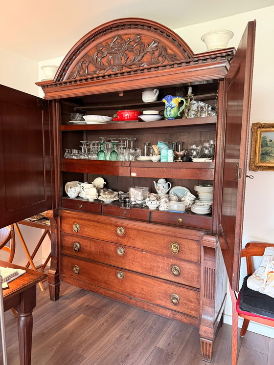 Image 1 of Armario antiguo de Drenthe (caoba o roble)