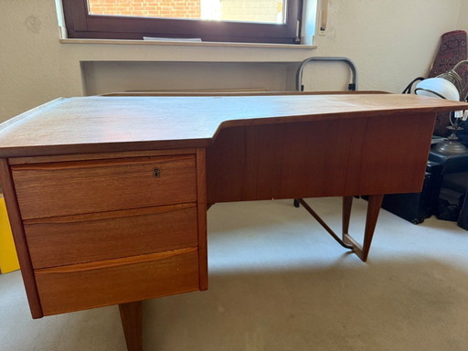 Writing desk, Scandinavian design, Peter Lovig Nielsen, 1960