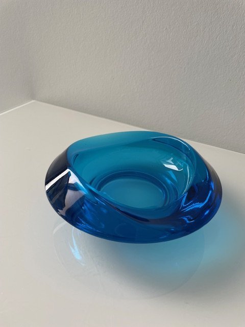 Modern Design Glass Bowl in Bright Blue Color