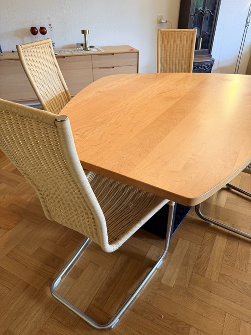 Tecta tafel met bij passende stoelen en lamp – eetkamerset, Wood (photo 2 of 4)