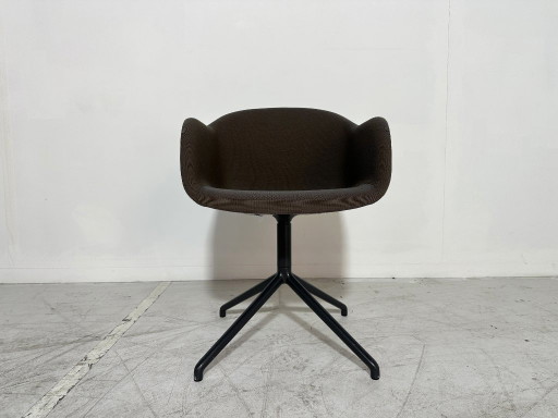 Sillón Muuto Fiber color topo - Base giratoria negra – fauteuils, Textile (photo 2 of 8)