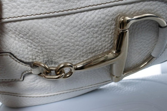 Image 1 of Gucci Hasler Horsebit Schultertasche in Weiß