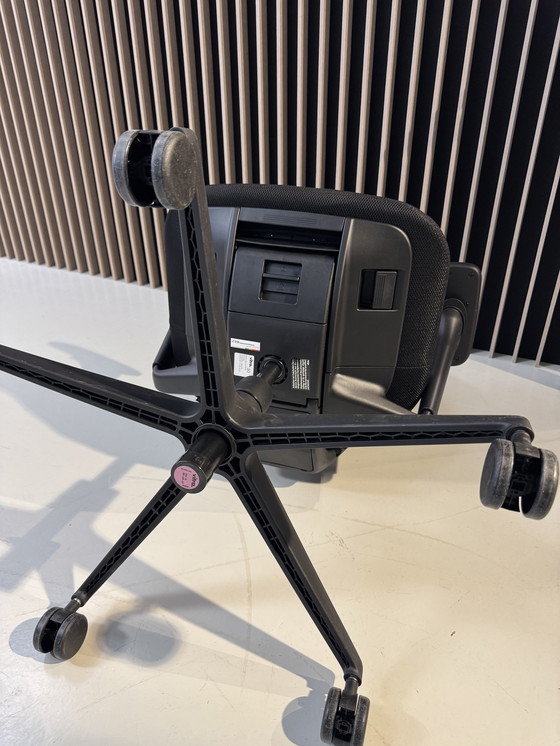 Image 1 of Silla de oficina ligera Vitra ACX