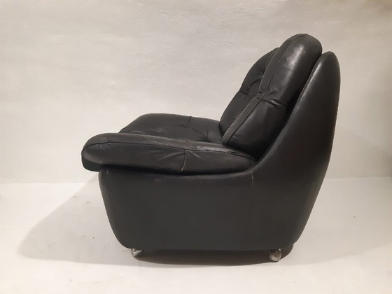 Image 1 of 2x Brazil Chesterfield Egg Lounge Sessel aus den 1970er Jahren auf Rollen