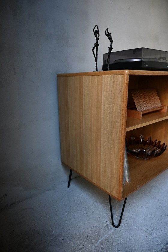 Image 1 of Meuble à disques vinyles/bibliothèque/meuble ouvert en chêne vintage