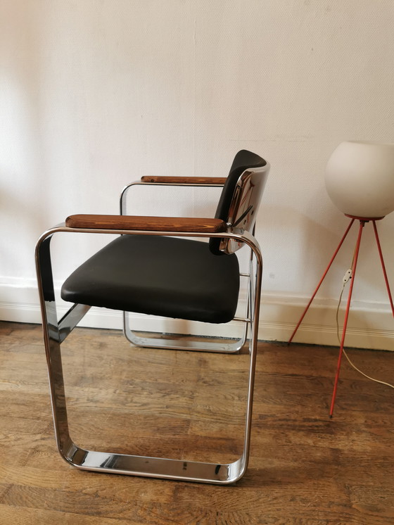 Image 1 of Eero AARNIO uitvoerend voorzitter