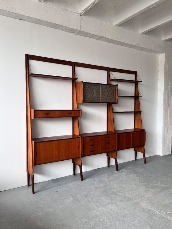 Image 1 of Librería modular escandinava «Panto», Noruega, década de 1960, teca de mediados de siglo.