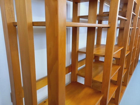 Image 1 of Grote modulaire boekenkast in 6 secties met 30 vintage grenenhouten planken uit de jaren 70 en 80.