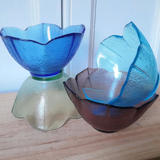 Set Van 4 Prachtige Gekleurde Sixties Schaaltjes in Bloemvorm, Matte Afwerking