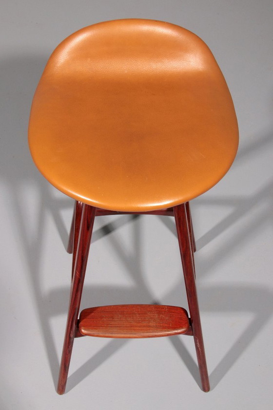 Image 1 of Tabouret de bar moderne danois en bois et cuir OD-61 par Erik Buch pour Oddense møbelfabrik, 1964