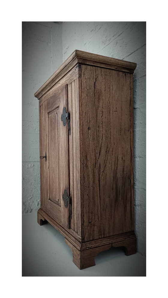 Image 1 of Mueble para pan del siglo XVIII, roble macizo