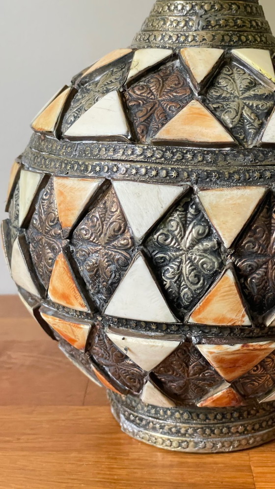 Image 1 of Vintage handgemaakte lamp, aardewerk en verzilverd metaal