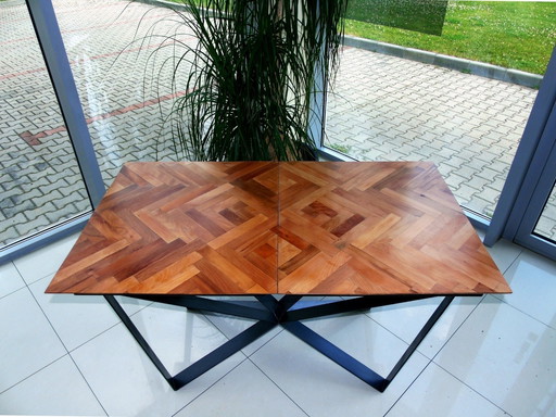 TABLE DE BOUTIQUE UNIQUE ET NEUVE À VENDRE