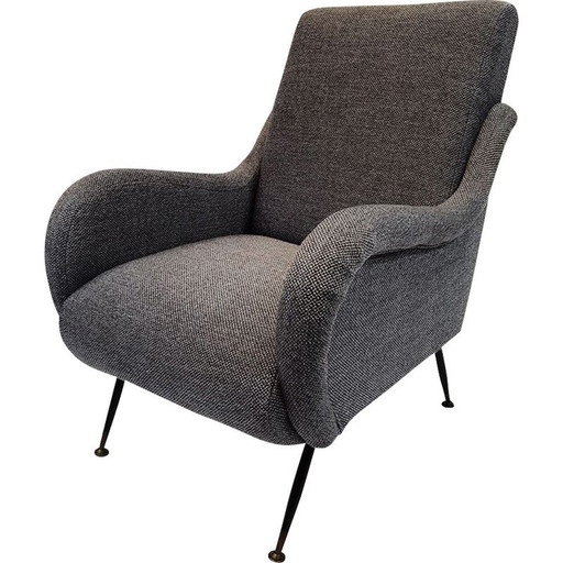 Poltrona vintage con piedini in ottone e rivestimento in tessuto grigio, anni '50