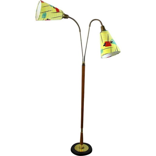 Vintage teakhouten vloerlamp met gelakt ijzer en messing voet, Frankrijk 1950
