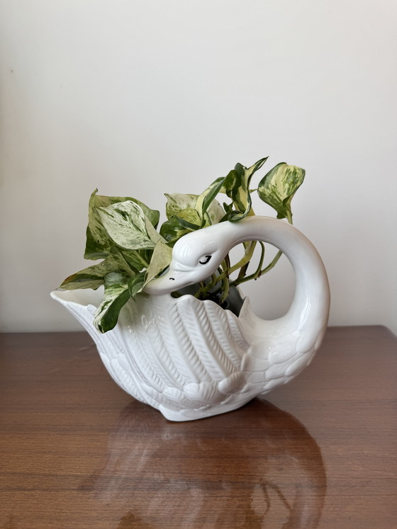 Image 1 of Cache-pot cygne vintage en céramique