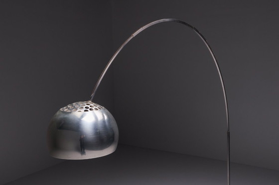 Image 1 of Arco lamp - Achille and Pier Giacomo Castiglioni - 1962
