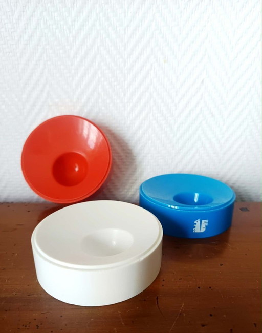 Hueveras de plástico vintage de los años 70