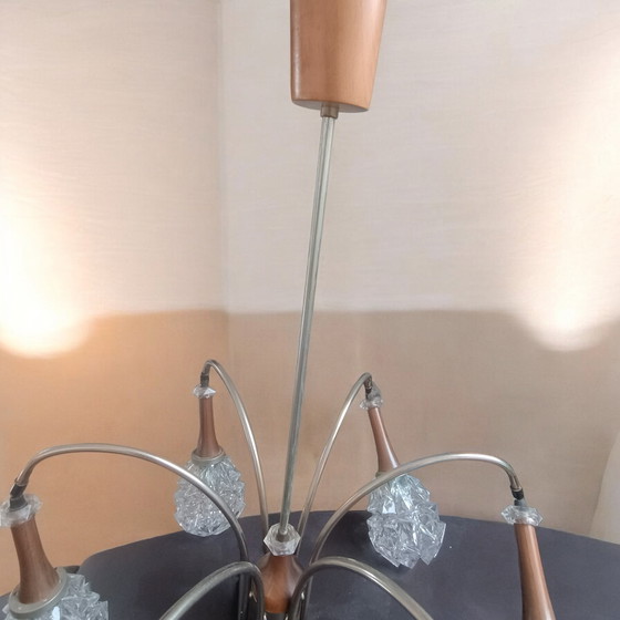 Image 1 of Grand plafonnier original à 6 bras des années 60/70, aspect bois et cristal