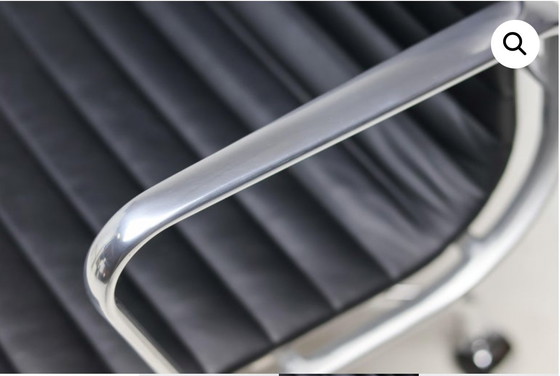 Image 1 of Herman Miller EA117 (USA EA335)