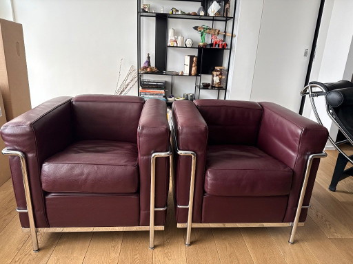 Paire authentique Cassina LC2 – Le Corbusier – cuir bordeaux