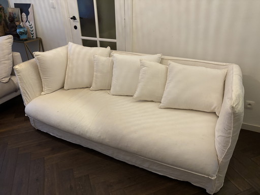 Comfortable 3-seat seat