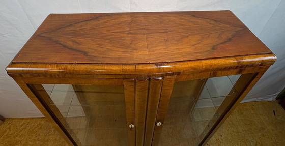 Image 1 of Elegante vintage art-deco vitrinekast (circa 1930-1940) Een prachtig vervaardigde art-deco vitrinekast uit de jaren 1930.