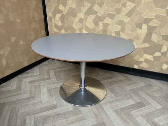 Image 1 of Artifort circle table with grey top