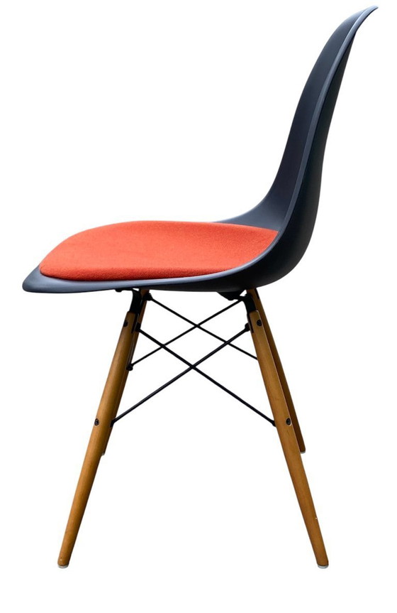 Image 1 of 4x Vitra Eames DSW avec siège rembourré
