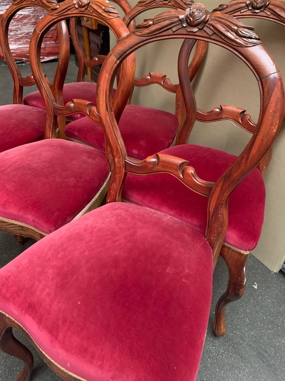 Conjunto de sillas estilo Luis XV. – Sillas de comedor (photo 5 of 6)