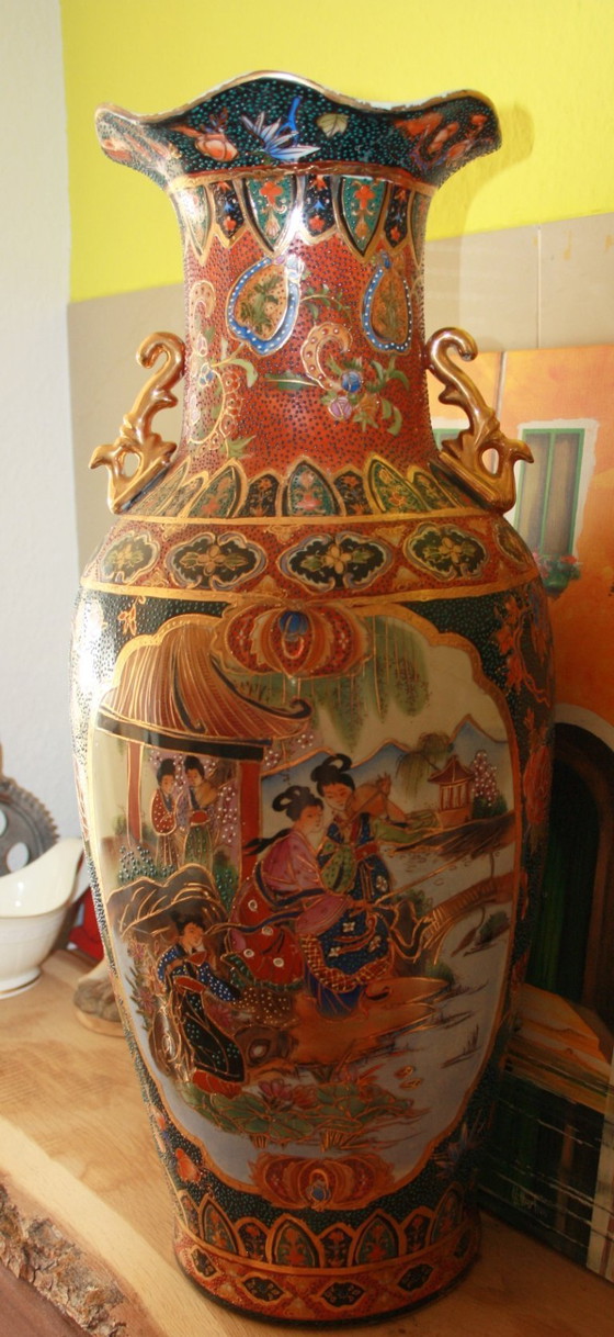 Image 1 of Large hand-painted Satsuma vase – 63 cm – Japanese style