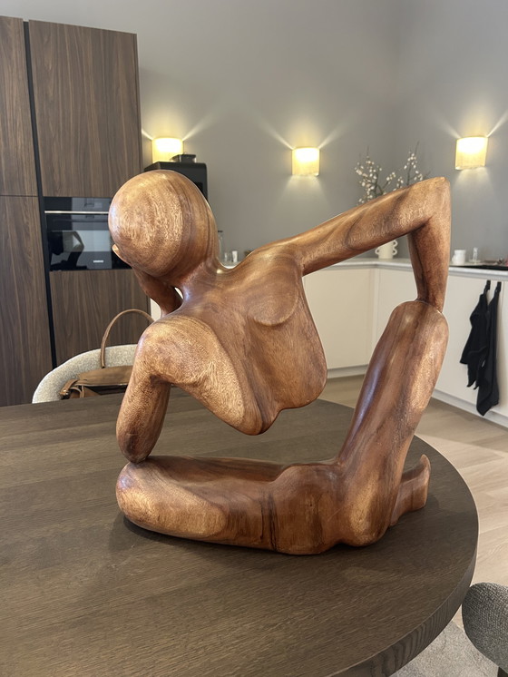 Image 1 of De Denker / houten sculpture / kunst