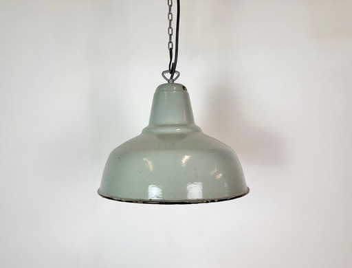 Lámpara colgante industrial de esmalte gris, década de 1960. – hanglampen, Iron (photo 2 of 17)